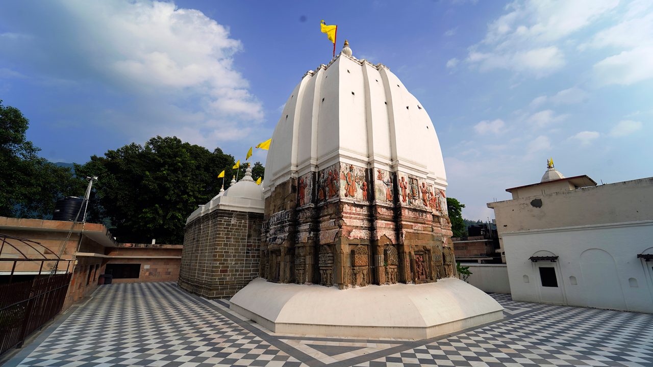 Bharat Mandir, the oldest temple in Rishikesh, established by Adi Guru Shankaracharya